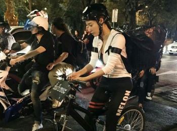 \'แตงโม นิดา\'อาสาทำความดี ปั่นจักรยานช่วยเก็บขยะรอบสนามหลวง