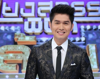 ‘กุ้ง สุธิราช’ สำนึกรักบ้านเกิด สร้าง ‘แพของพ่อ’ เพื่อประโยชน์สังคม