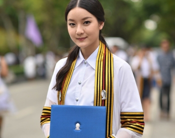 ‘อิ้งค์’ น้อมนำพระราชดำรัสจนสำเร็จปริญญา