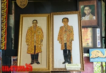 ศิลปินชาวสงขลาบรรจงฝีมือ แกะสลักหนังตะลุง\'พระบรมฉายาลักษณ์\'