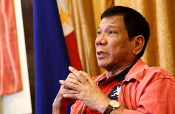 ผู้นำฟิลิปปินส์เดินทางถึงสุวรรณภูมิ เตรียมแสดงความอาลัย\'พระบรมศพ\'