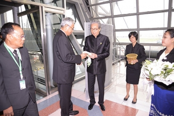 \'ปธน.เมียนมา\'เยือนประเทศไทย ถวายพระราชสักการะพระบรมศพ