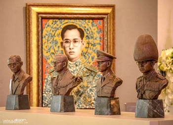 ‘ธ สถิตในดวงใจไทยนิรันดร์’ ศิลปกรรมเทิดพระเกียรติ เทคนิคผสมผสานภาพยนตร์ 3D แมปปิ้ง ผลงานศิลปินเพชรน้ำเอกแห่งกรุงรัตนโกสินทร์