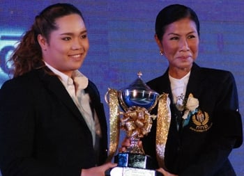 ‘โปรเม’คว้าสุดยอดนักกีฬา ‘สินธุ’รับรางวัลผู้บริหารดีเด่น