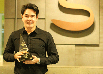 ‘จ๊อบ-นิธิ’เที่ยวจนได้รางวัล
