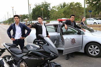 ‘เด่นคุณ’ ปะทะ ‘เต๋า-สมชาย’ บู๊จัดหนัก