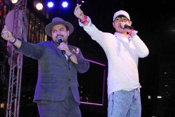 ‘เป๊ก-โอ๊ต’ ทำเคลิ้ม  กลางลานเซ็นเตอร์พอยท์
