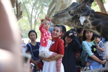 ‘กบ-ณดา’ ตะลุยสวนสัตว์