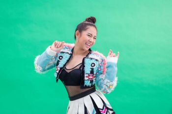 ‘ครีม TCM’ แจกขนมจีบเด็กแนวใน MV ‘เป็นแฟนกันชิปะ’