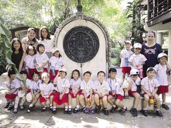 บ้านไทยในฝันของหนูน้อยกุ๊กไก่
