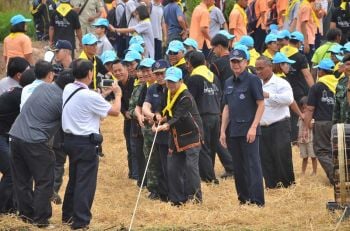 กองทัพไทยจัดทำโครงการ\'ประชารัฐร่วมใจ\' แก้ปัญหาผลกระทบผักตบชวา
