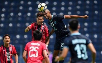 บุรีรัมย์10คนเปิดรังทุบเซเรโซ่2-0 (ชมคลิป)