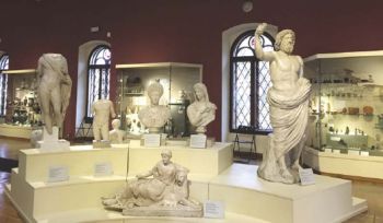 แหวกฟ้าหาฝัน :  Museum of Ancient Art  Krakow
