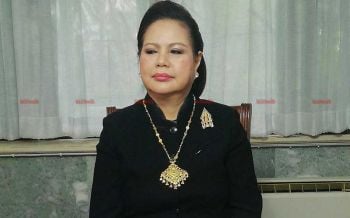 เปิดใจแกนนำเพื่อชาติไทย \'คุณยุ้ย\' เมีย \'บิ๊กจ๊อด\' ลั่นไม่เป็นนอมินีใคร-แทงกั๊กหนุน \'ลุงตู่\' นั่งนายกฯ (มีคลิป)