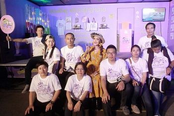 ‘ดาว-มยุรีย์’ ส่งความสุขแฟนๆ ชลบุรี-ระยอง  รถให้ความรู้เคลื่อนที่ ‘ชื่นใจ..คนไทยรู้กฎหมาย’