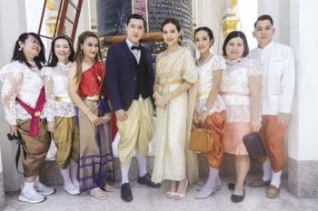 ‘หญิง-รฐา’ ควง ‘แกงส้ม’  ล่องเรือไหว้พระ