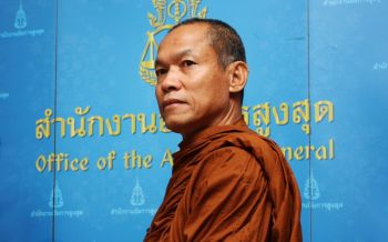 หลวงปู่จัดหนัก! ด่า\'ขรก.แมลงสาบ\' รวมหัวการเมืองกัดแทะประเทศ จี้รัฐบาลรีบปราบให้หมด