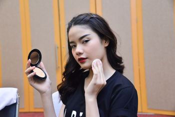 แต่งหน้าสวยแบบ ไทยซุปเปอร์โมเดล  ‘MODEL  LOOK’