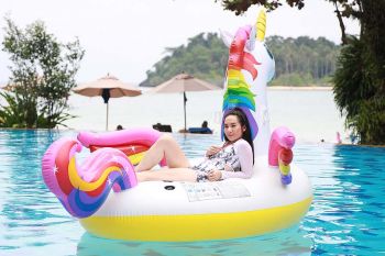 อสมท ปล่อย MV  ‘สาดความสุข 2018’
