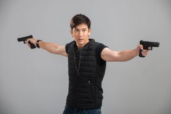 ‘ติ๊ก-เจษฎาภรณ์’ หล่อ ซิกแพ็กแน่น