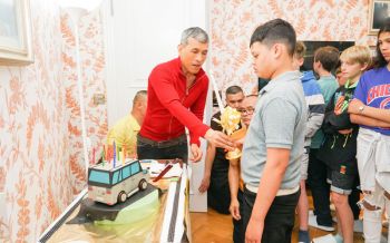 ปลื้มปีติ!\'ในหลวง\'พระราชทานเลี้ยงเนื่องในวันประสูติ\'พระองค์ที\'