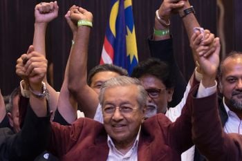 มหาเธร์ผงาด!  ชนะเลือกตั้งโค่นรบ.‘นาจิบ’  การเมืองมาเลย์เปลี่ยนขั้ว
