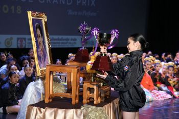 เกาะขอบเวทีแข่งขันศิลปะการเต้นระดับประเทศ เฟ้นหาตัวแทนนักเต้นไทยไปแข่งขันที่สิงคโปร์