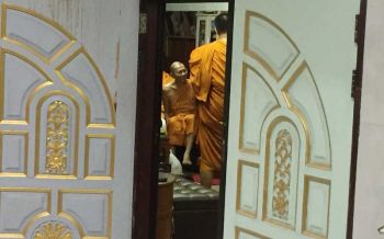 เปิดภารกิจล่าสุด-ภาพนาทีนิมนต์‘เจ้าอาวาสวัดสามพระยา’สอบ‘เงินทอน’
