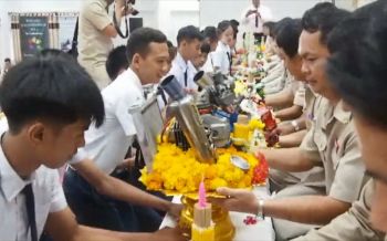 \'เด็กช่าง\'สุโขทัยโชว์ไอเดียแหล่ม จัดหนัก\'แผงวงจร-อะไหล่-มิเตอร์\'แต่งพานไหว้ครู