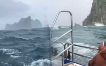 เปิดคลิปทะเล\'เกาะพีพี\' คลื่นสูงลมแรงซัดน่ากลัว