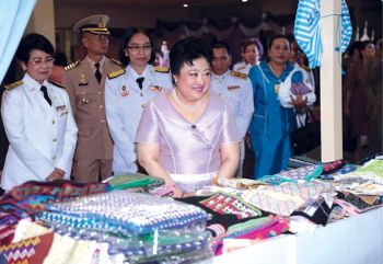 เสด็จทรงเปิดงาน‘ฝ้ายทอใจ’