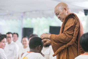 เรียลิตี้ธรรมะภาคภาษาอังกฤษครั้งแรกของโลก  12 สามเณร ปลูกปัญญาธรรม นานาชาติเข้าสู่ร่มกาสาวพัสตร์