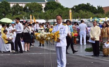 วธ.ปล่อยขบวนรถแห่เทียนพรรษา ถวายพระอารามหลวง10วัด