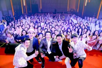‘กบ-แท่ง-มอส’ เปิดมินิคอนเสิร์ตครั้งแรก