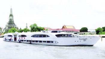 ชวนคุณลูกจูงมือคุณแม่ ล่องเรือทำบุญไหว้พระ 12 สิงหา