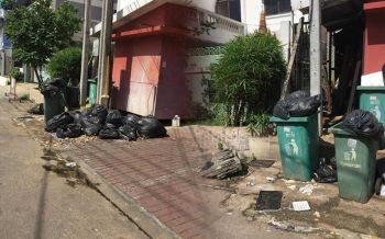 ภรรยา\'ชวน หลีกภัย\'เดือด! ถูกคนมักง่ายทิ้งขยะหน้าบ้าน ลั่นบ้านคนไม่ใช่บ้านสุนัข