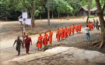 \'พระ-เณรหมูป่า\'ทำบุญหน้าถ้ำหลวงครั้งสุดท้าย ก่อนลาสิกขาบทพรุ่งนี้