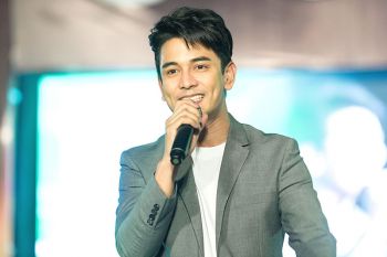‘กัน-นภัทร’ พาน้องสืบสานตำนานเทียน