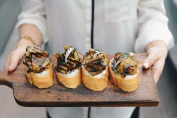 เต็มอิ่มกับ 100 ร้านอาหารระดับโลก  ในงาน ‘The World in One Bite’