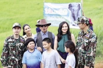 ‘ออย-ธนา’ จับคู่ ‘น้ำตาล-ชลิตา’  ถ่ายทอดละครเทิดพระเกียรติ‘ป่ารักษ์ช้าง’