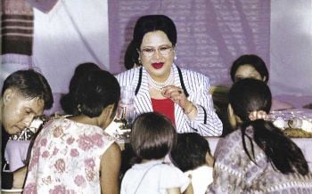 ‘สิ่งที่แม่สอน : เรื่องเล่าจากโต๊ะทรงงาน’  สมเด็จพระนางเจ้าฯ พระบรมราชินีนาถ ในรัชกาลที่ 9