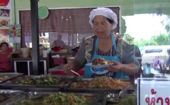 12สิงหาคมวันแม่แห่งชาติ! คุณป้าใจดีเปิดร้านข้าวแกงปักษ์ใต้ให้กินฟรี