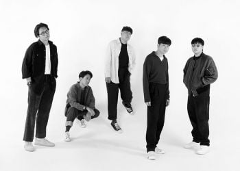 ‘electric.neon.lamp’  ทำแฟนเพลง น้ำตาท่วมจอ