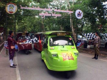 นทท.นับร้อยสวมชุดไทยร่วมแรลลี่ส่งเสริมการท่องเที่ยว \'แต่งชุดไทย ไปอยุธยา\'