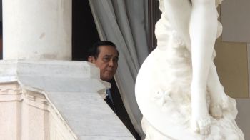 คลิปนาทีนายกฯฟิวส์ขาด ซัดสื่อต่อปากต่อคำ-ไล่ออกจากทำเนียบ