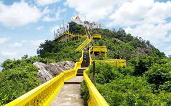 เที่ยว\'เขาช่องกระจก\' ชมทิวทัศน์ 3 อ่าวไหว้ \'พระบรมสารีริกธาตุ\'