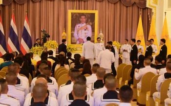 \'ในหลวง\'พระราชทานเครื่องราชฯ ทีมช่วยเหลือ13 หมูป่าอะเคเดมี