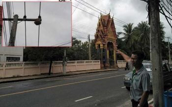 หลอนทั้งคุ้ม! รังต่ออยู่บนเสาไฟฟ้าริมถนนกลางชุมชน แจ้งเทศบาลรัตนบุรีจัดการแต่ยังไรวี่แวว (ชมคลิป)