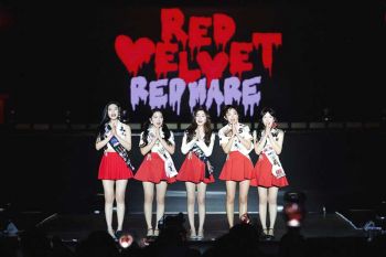 5 สาว ‘Red Velvet’ แดนซ์ยับ พับเวทีโชว์ความน่ารักปนเซ็กซี่