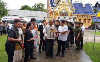 เพื่อน-แฟนคลับร่วมอาลัย ส่งศพ\'โอ วรุฒ\'เก็บไว้100วันที่วัดพระนอนขอนตาล